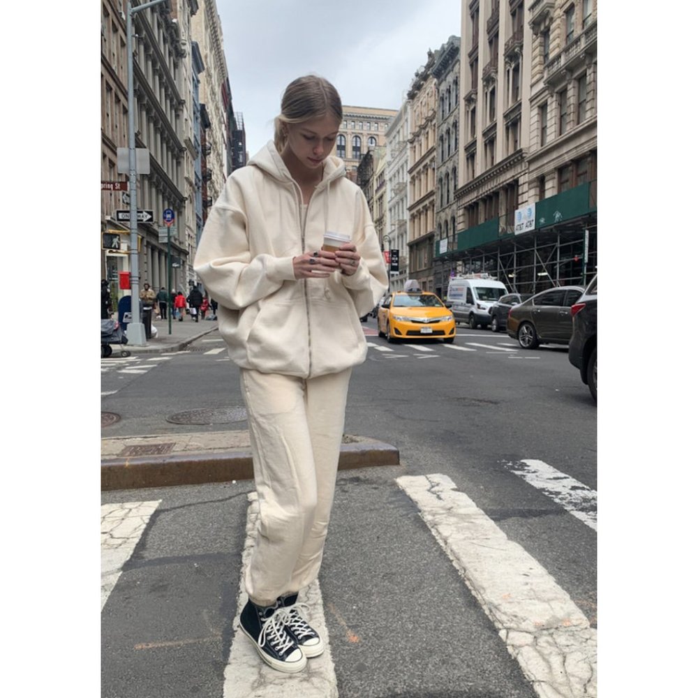 🏷️NWT Brandy Melville Christy Hoodie In Cream - Size Small/Medium